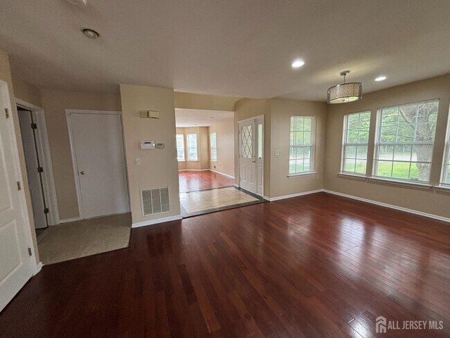 107 Amy Dr