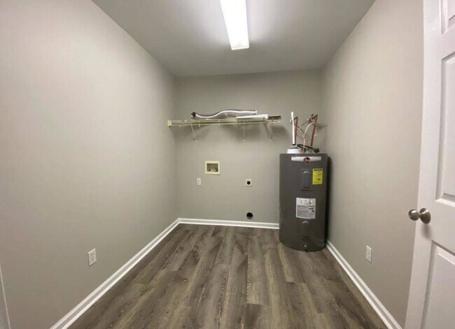 Photo - AVAILABLE FOR RENT - 216 Autumn Ridge Driv... Unit 2