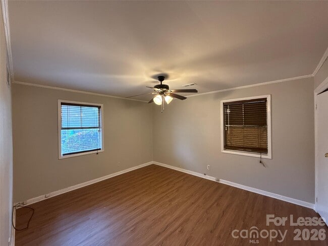 Photo - 2518 Lasalle St