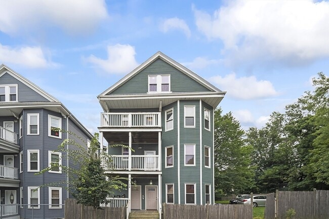 Building Photo - 34-36 Howe St Unit 3