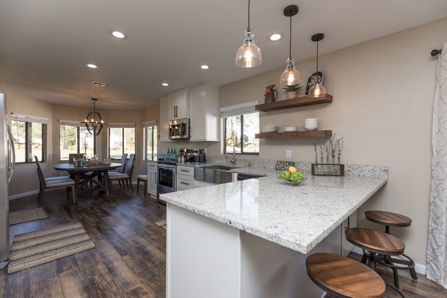 BREAKFAST BAR - 50 Westfield Ln