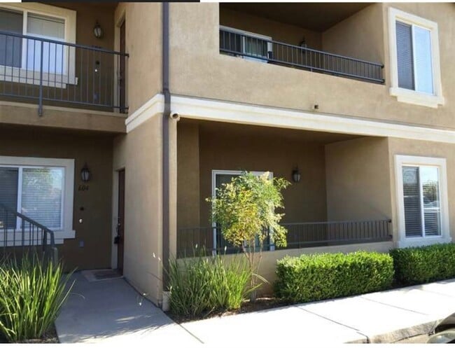 Spacious 2 bedroom 2 bath ground floor uni... - Spacious 2 bedroom 2 bath ground floor uni... Unidad 604 Rental