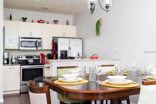 2904 Edenshire Wy