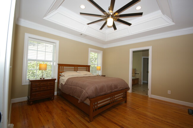 Photo - 865 Virginia Cir NE