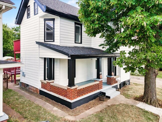 Building Photo - 1010 S Main St Rental