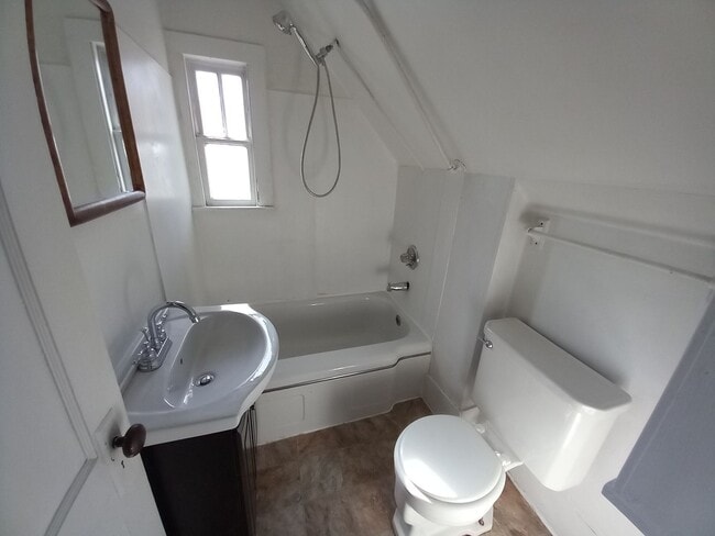 Photo - $650 - 1 Bedroom 1 Bath Apartment - Heart of the City Unit APT 1