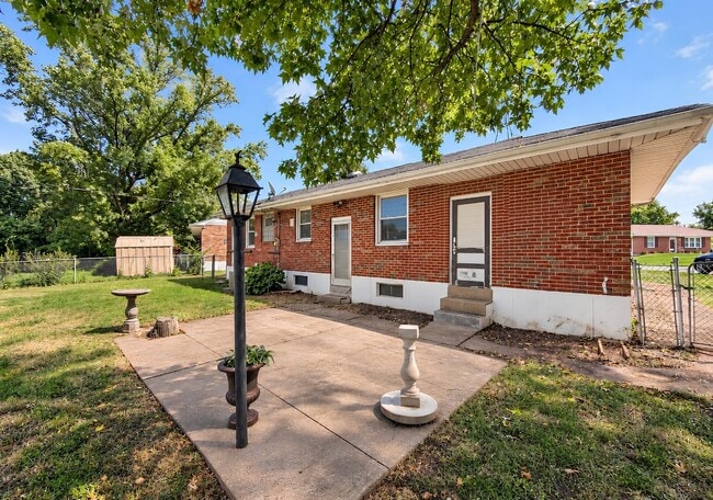1277 Waldorf Dr