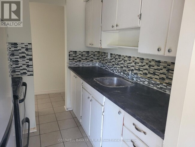 Photo - 251 Liberty St N Unit 3