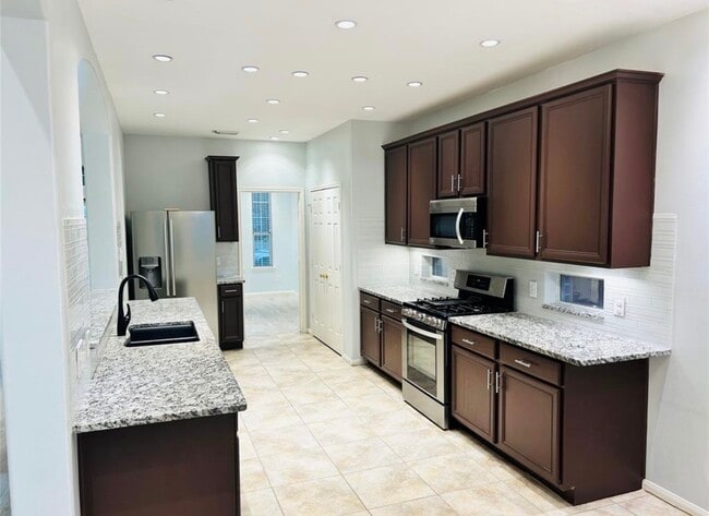 Building Photo - 9539 Still Cove Ln