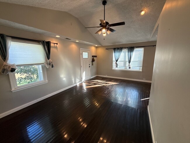 Photo - 1003 Morgan Dr