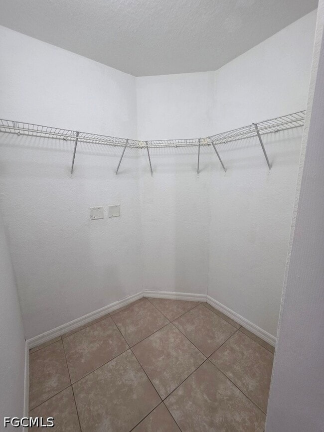 Photo - 2419 Joe Ave S