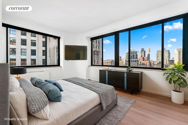 Photo - 45 E 25th St