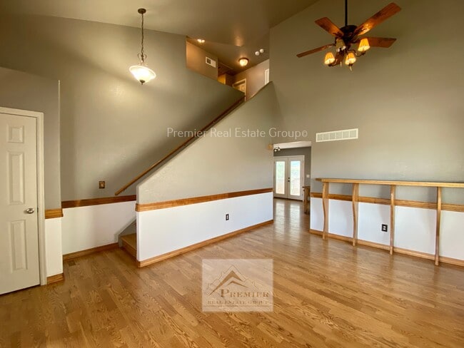 Photo - 865 Winebrook Way House