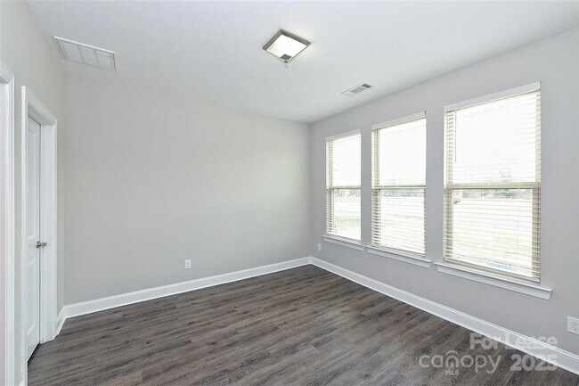 Photo - 2635 Statesville Ave