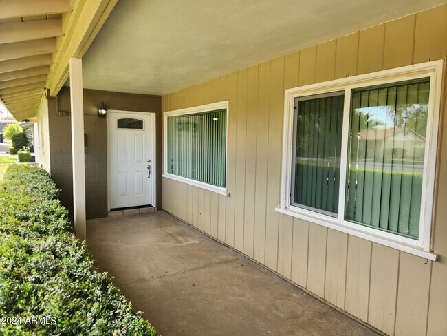 Photo - 3010 E Mitchell Dr