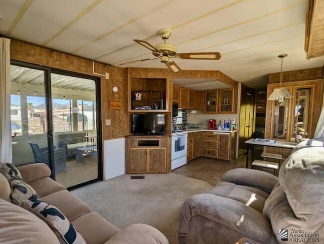 Building Photo - 12617 E 46th Dr