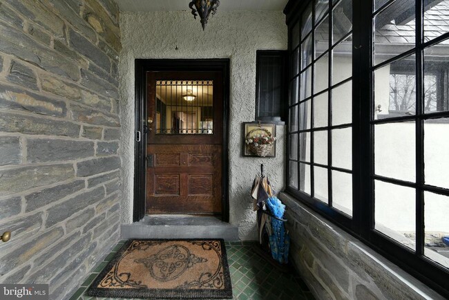 Building Photo - 8306 Crittenden St