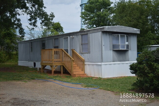 Building Photo - 715 23rd St NW