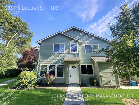 Photo - 1017 S Locust St Unidad 103