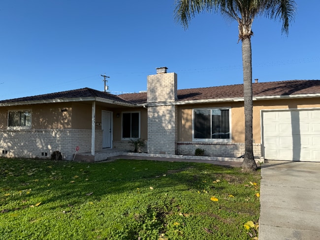 Photo - 4869 E Simpson Ave