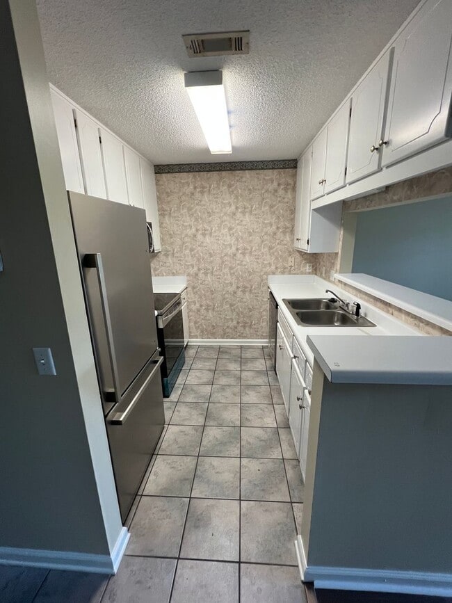 Photo - 176 Woodmere Dr Unit 176 Woodmere Drive