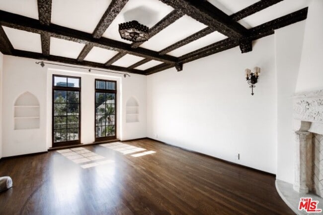 Photo - 1302 N Sweetzer Ave Unit 540