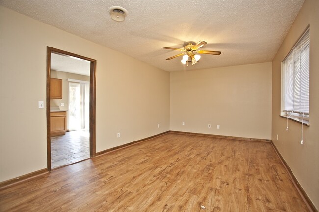 Photo - 311 Willow Ave