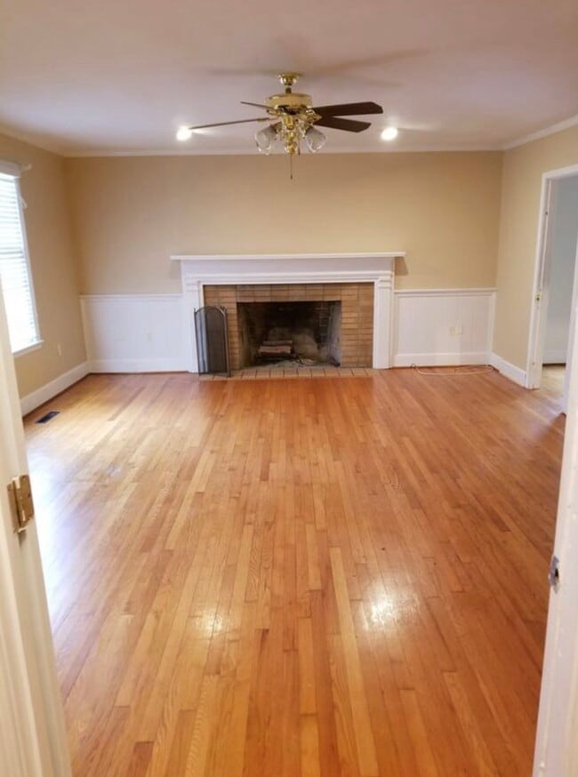 Photo - 295 Perryclear St