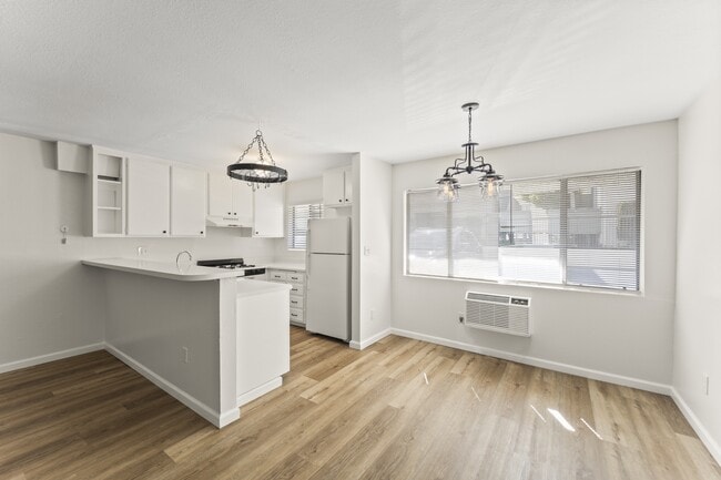 Photo - 18530 Hatteras St Unidad 122