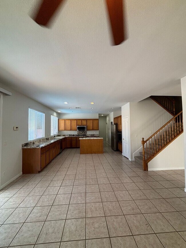 2722 La Porte Ct