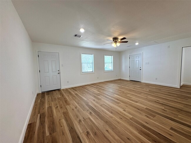 Building Photo - 3206 Avenue K