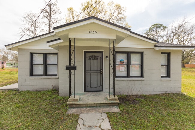 Photo - 1866 6th St
