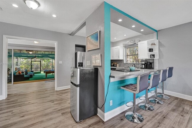 Photo - 529 NW 8th St