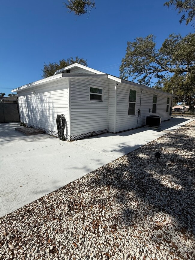 Photo - 1540 7th Ave E