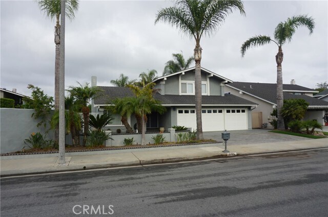 Photo - 6121 Foxshield Dr House