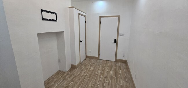 Photo - 70 Weirfield St