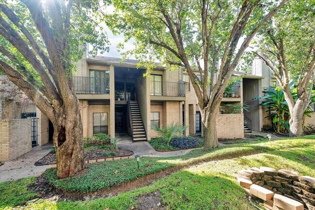 Photo - 10811 Richmond Ave. Condo Unit 75