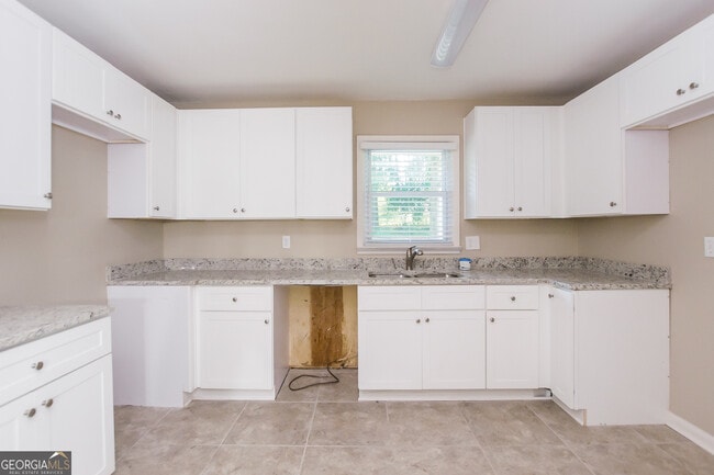 Photo - 418 Smyrna Powder Springs Rd SW