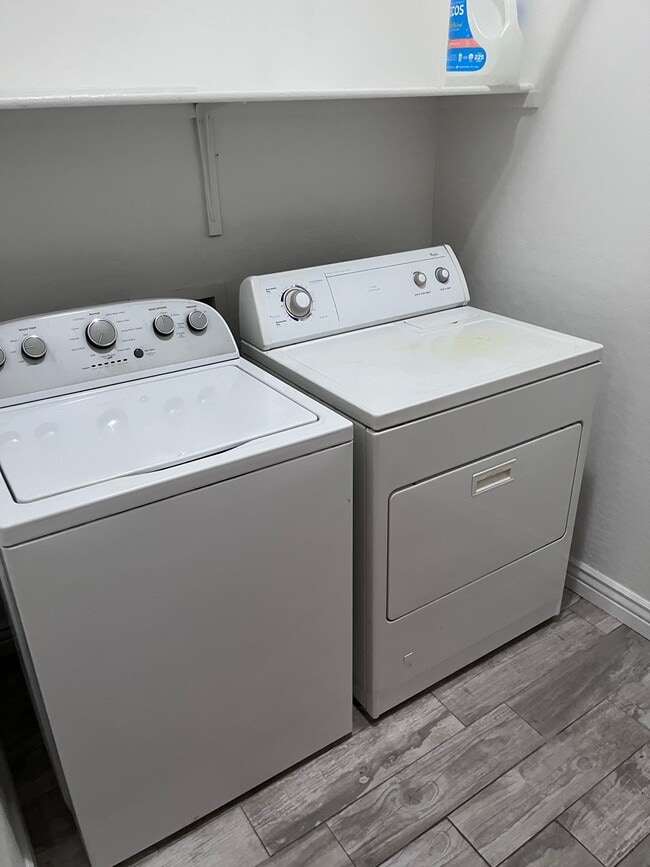 Photo - 221 E Arabian Dr