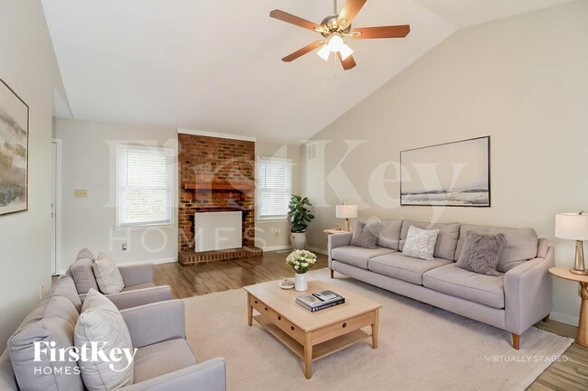 Photo - 324 Century Blvd