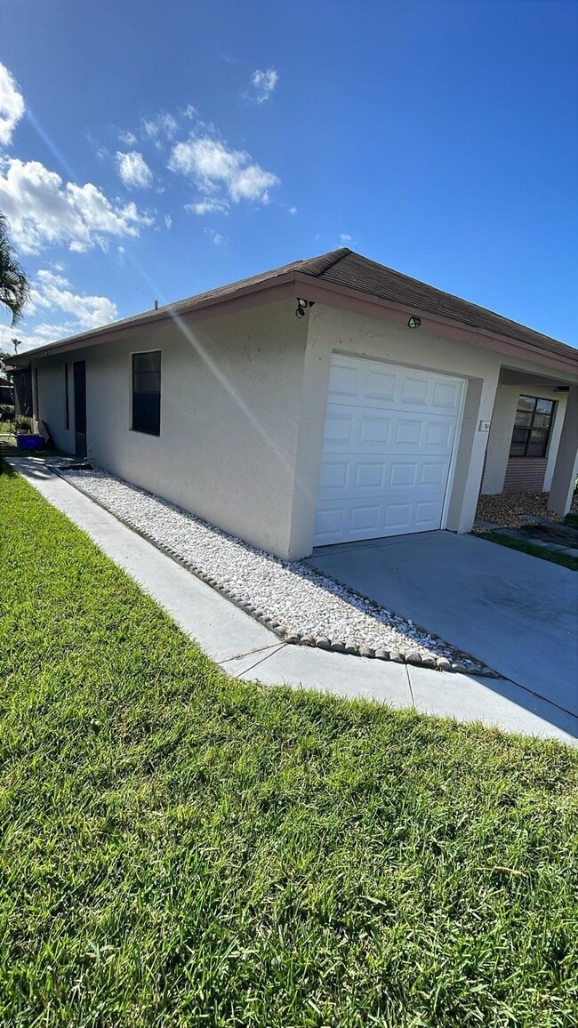 Photo - 1380 Longarzo Pl