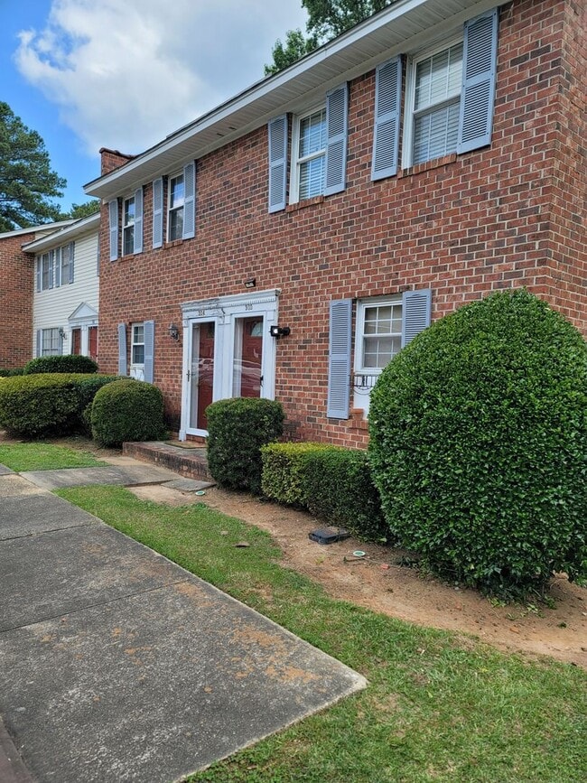 Building Photo - Broad River Area