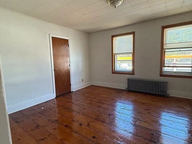 Building Photo - 19 Maple Ave Unit 1 Rental
