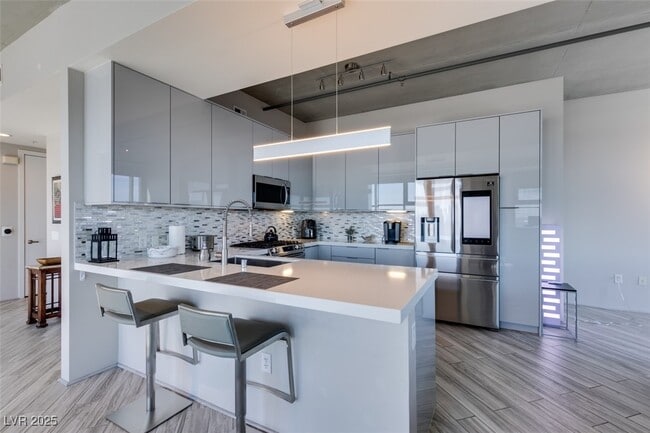 Photo - 353 E Bonneville Ave Unit 816