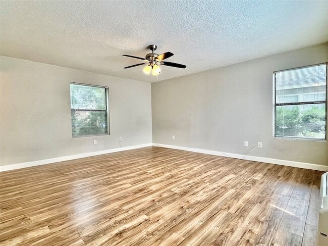 Building Photo - 701 W Sycamore St Unit 101 Rental