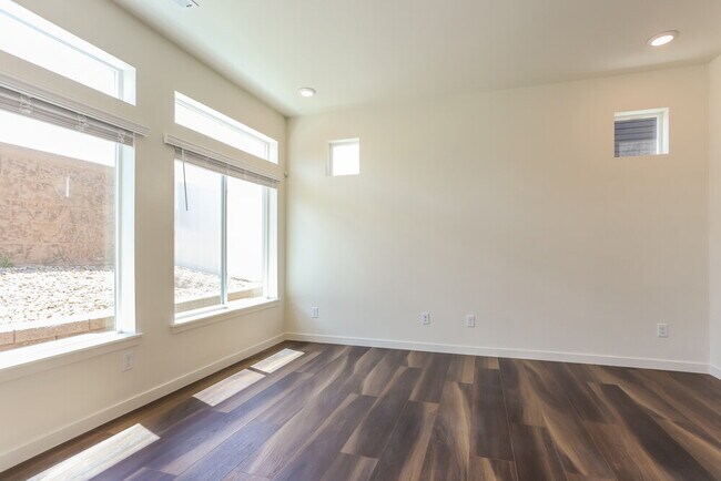 4764 N Tower Dr