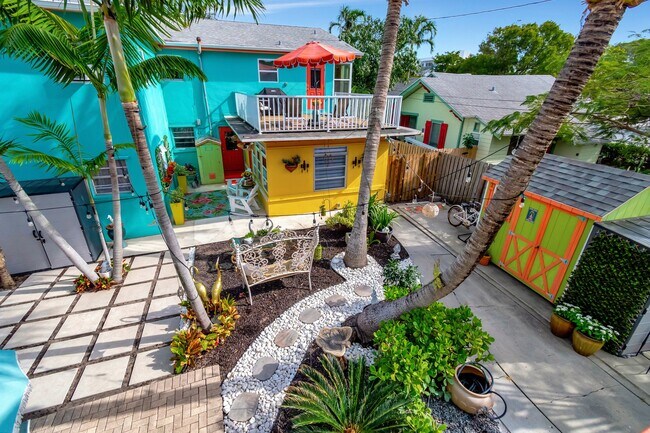 Courtyard - 15 N Ocean Breeze