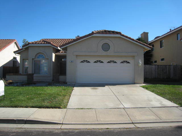 Single story 4 bedroom close to TAFB! - Single story 4 bedroom close to TAFB! House