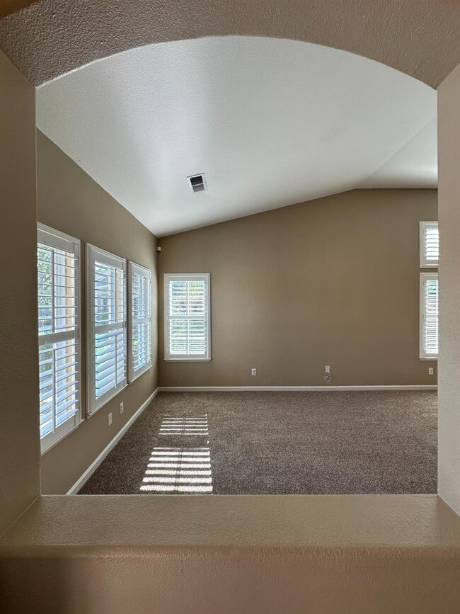 Photo - 2136 E Turnberry Ave