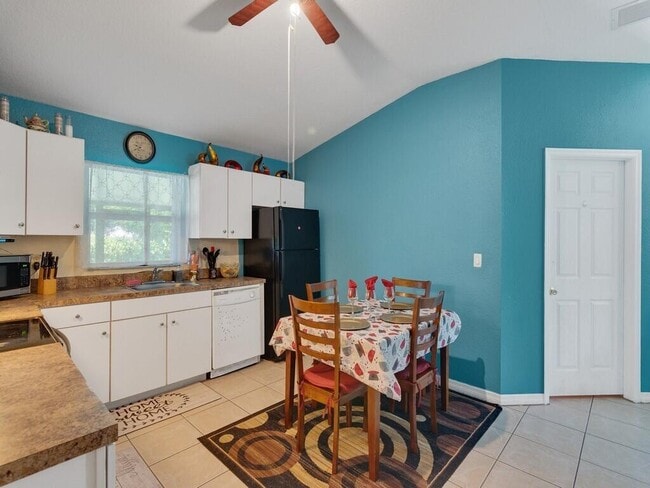 Photo - 7402 Coquina Ave